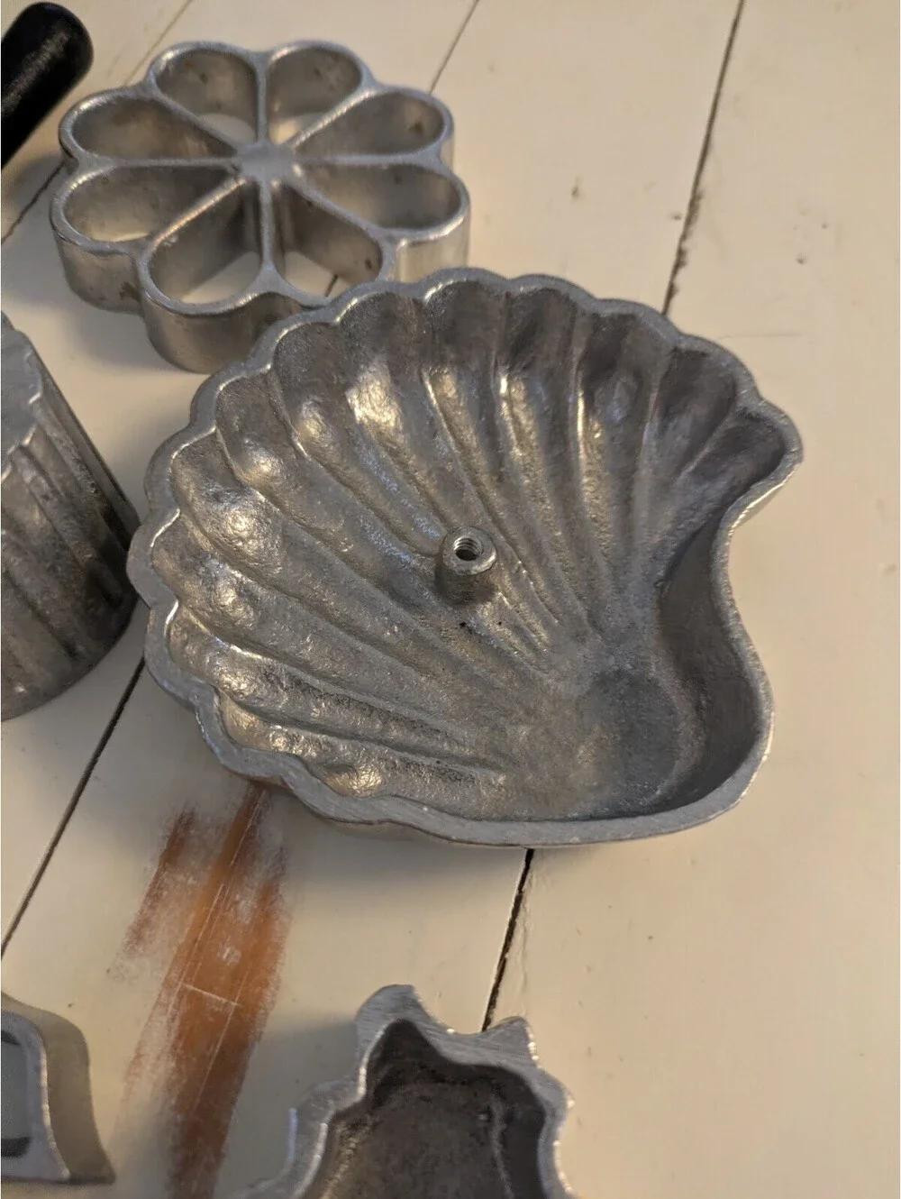 Vintage Cookware, Table Irons / Molds with original instructions. 5 molds.